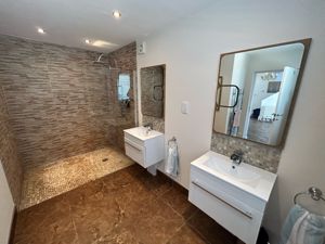 Photo 18- click for photo gallery